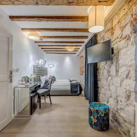 The Code Luxury Guest house 4*