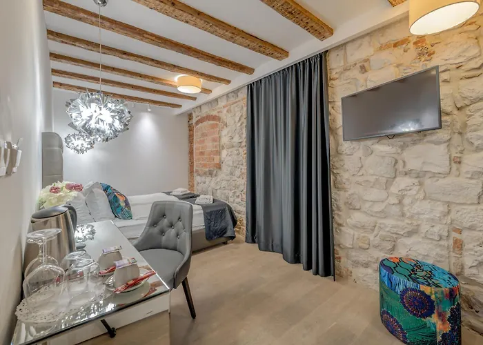 The Code Luxury Split