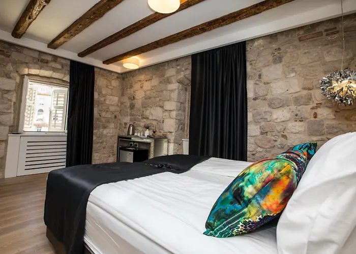 The Code Luxury Split