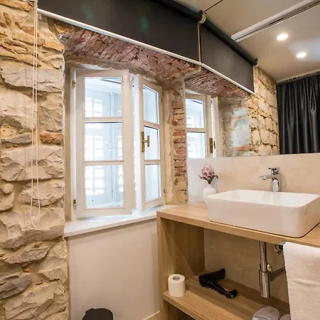 Gasthuis The Code Luxury 4*