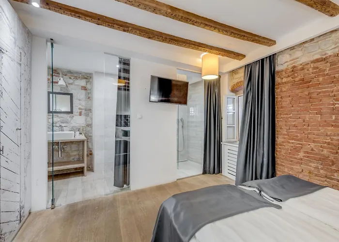 The Code Luxury Split